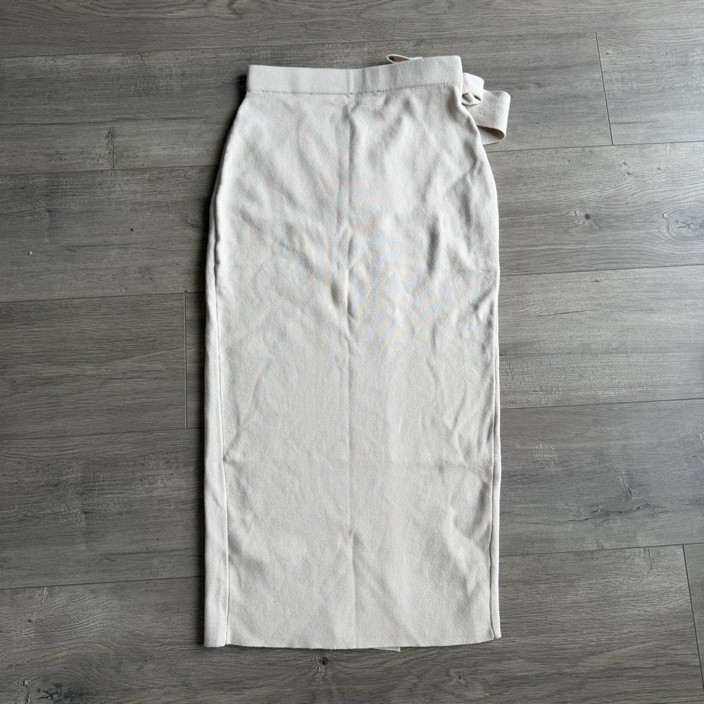 NWT Milano Beige midi wrap Skirt with Tie Waist - size XS - Picture 4 of 4